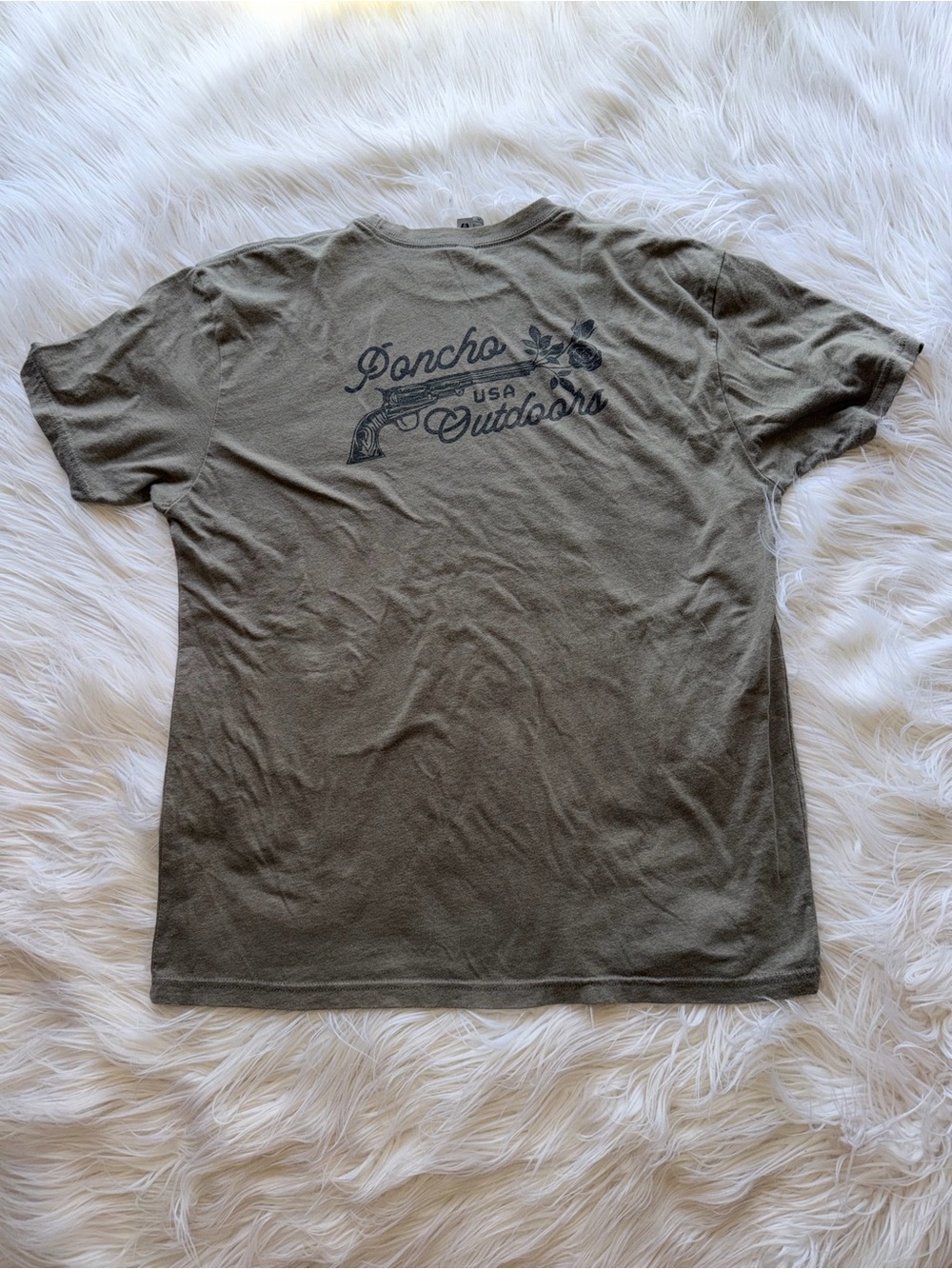 Poncho Outdoors Men’s XL Heather Brown Revolver with Rose Graphic Print T-shirt